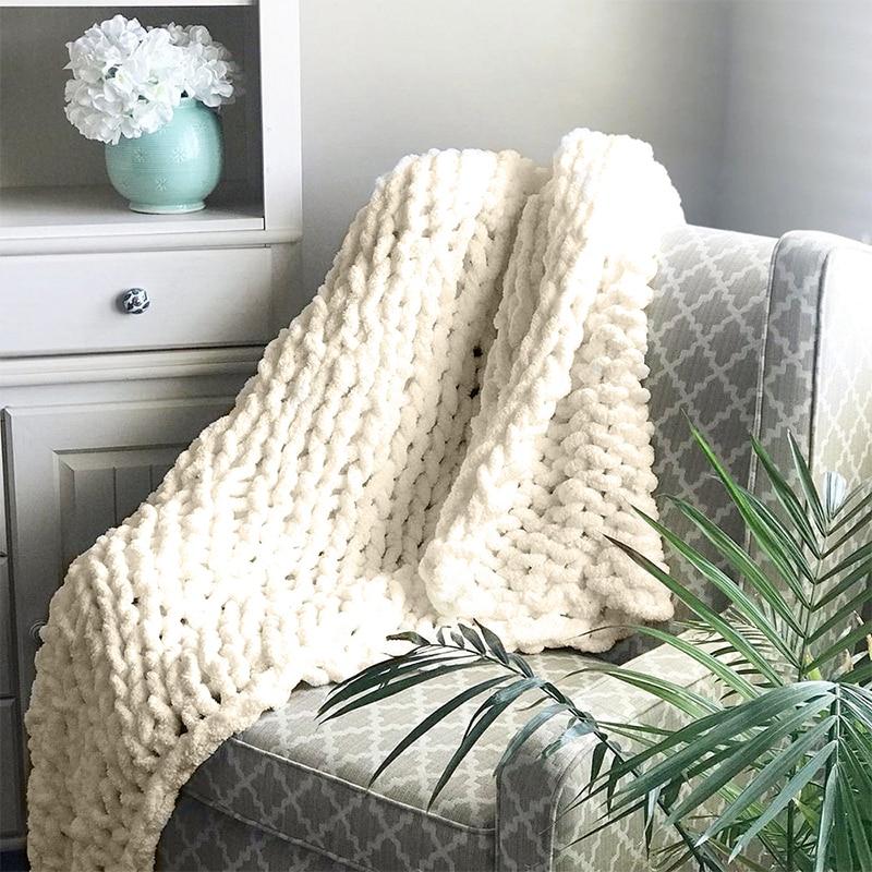 chunky-knit-throw-blanket-ultra-soft-cosy-cable-knit-texture-img1.jpg