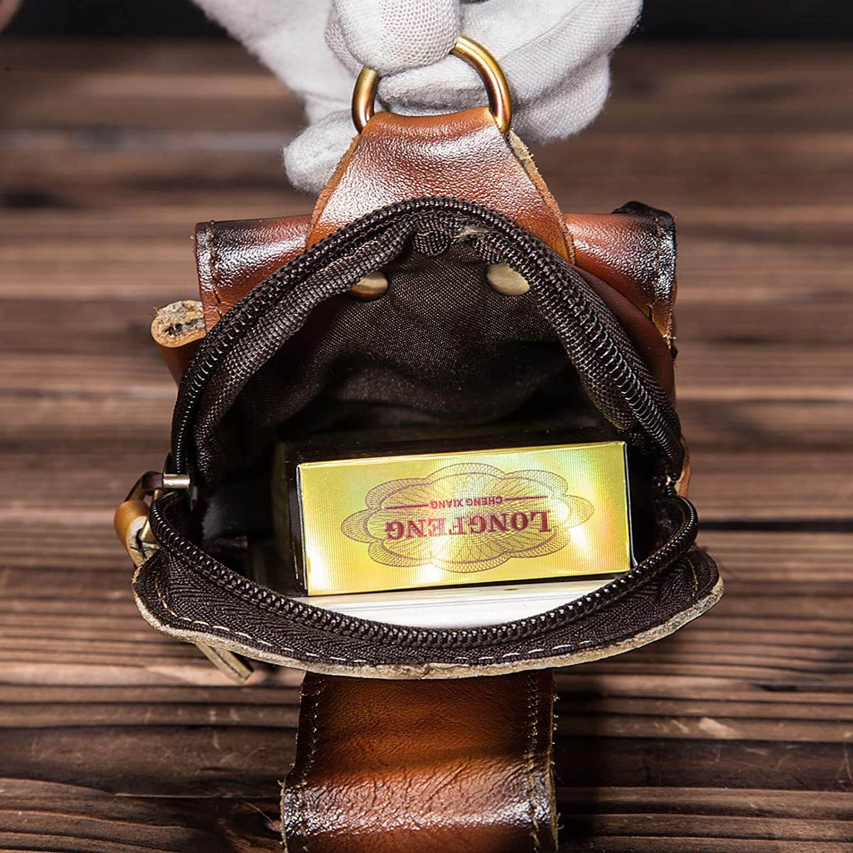 compact-leather-waist-pack-for-everyday-carry-adjustable-strap-img5.jpg