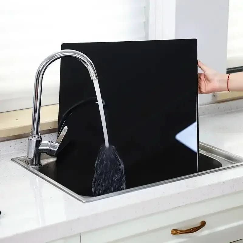 cuttura-acrylic-cutting-board-with-protective-lip-img5.jpg