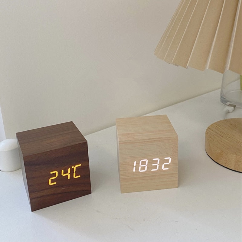digital-wood-table-clock-with-date-temperature-display-img2.jpg
