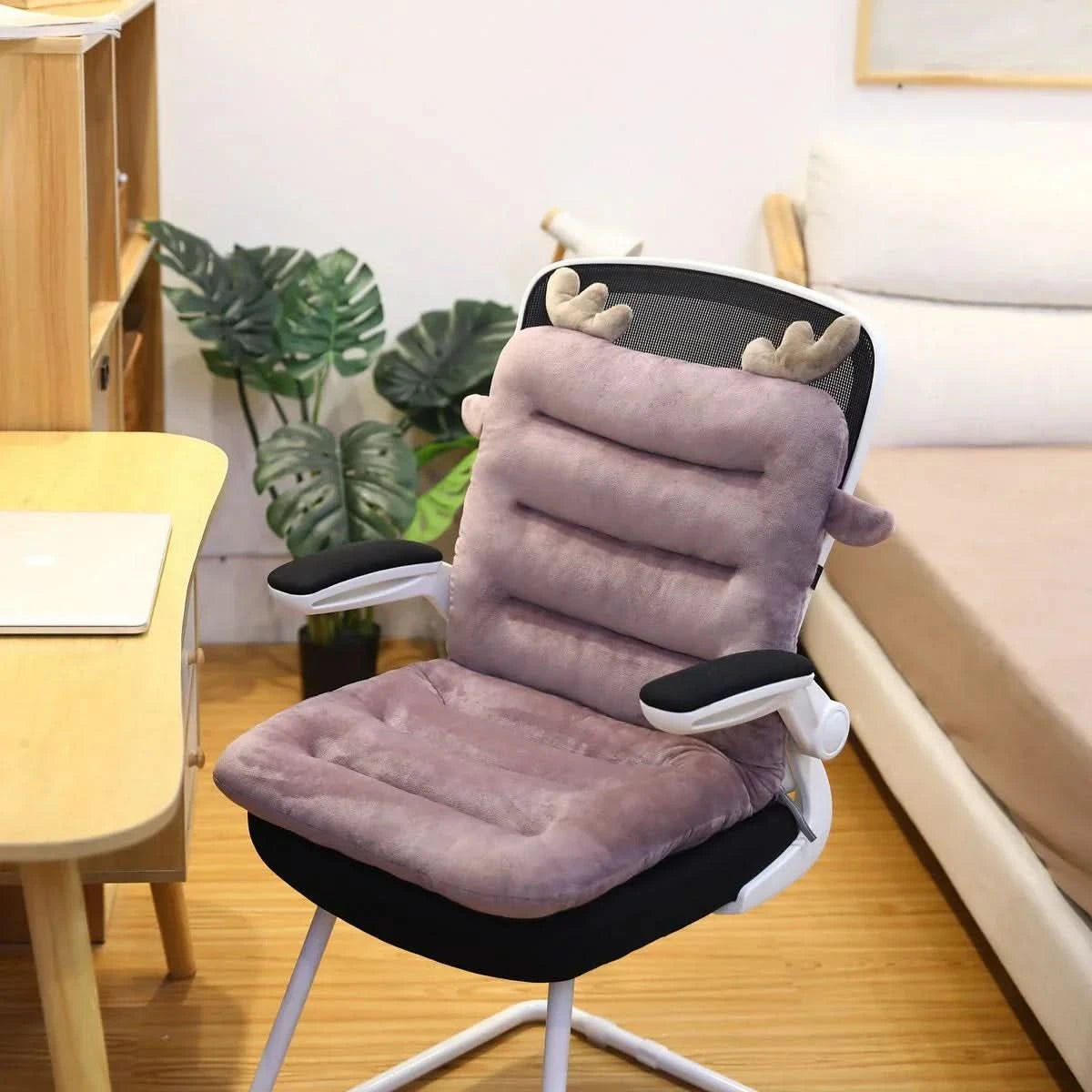 ergonomic-back-seat-cushion-with-plush-non-slip-support-img1.webp