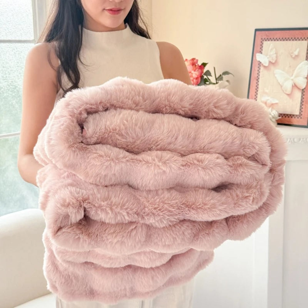 faux-fur-plush-throw-blanket-ultra-soft-double-layer-design-img3.jpg