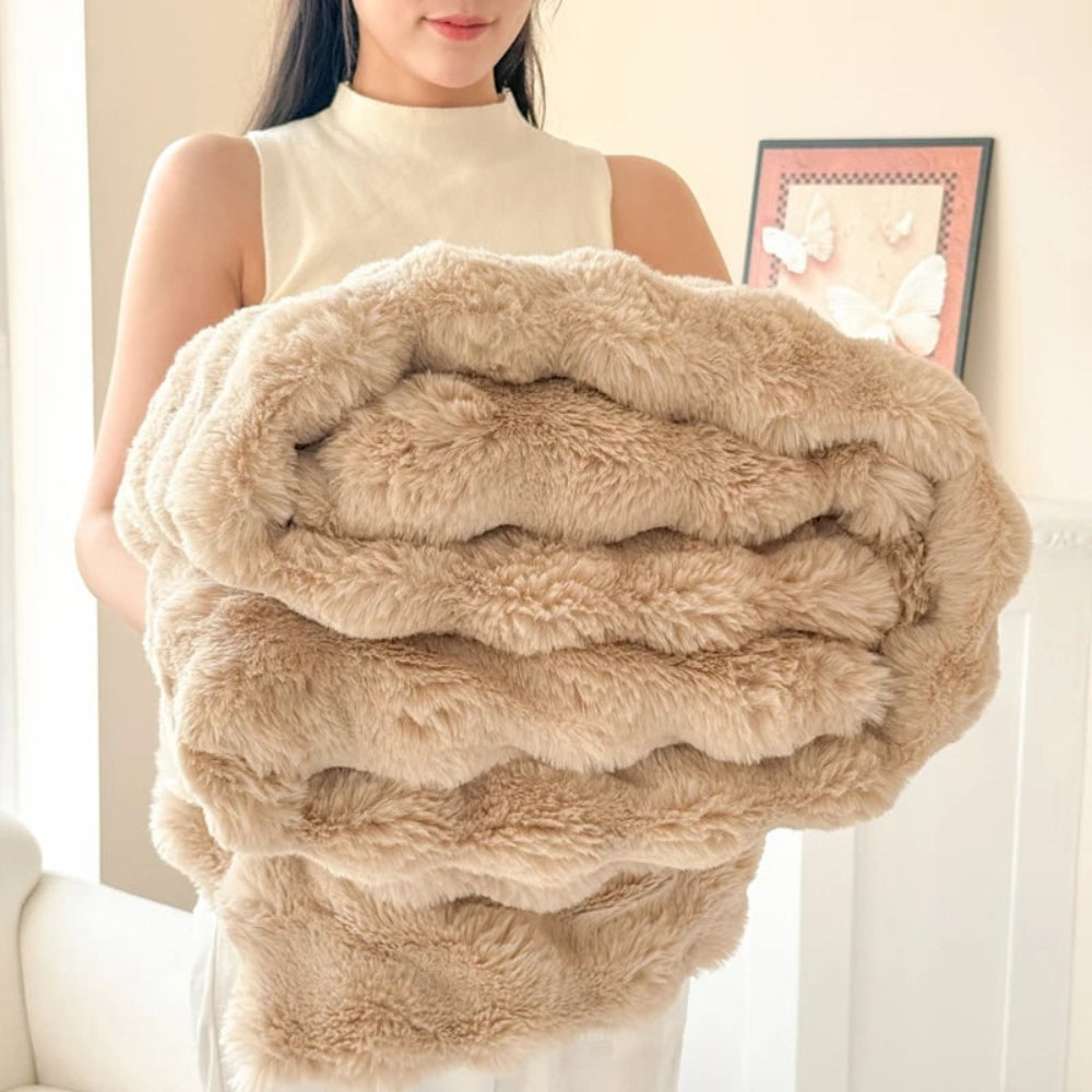 faux-fur-plush-throw-blanket-ultra-soft-double-layer-design-img5.jpg