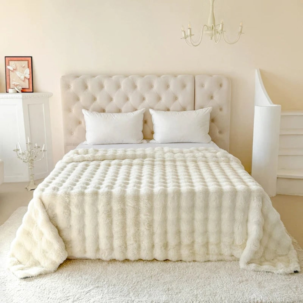 faux-fur-plush-throw-blanket-ultra-soft-double-layer-design-img6.jpg