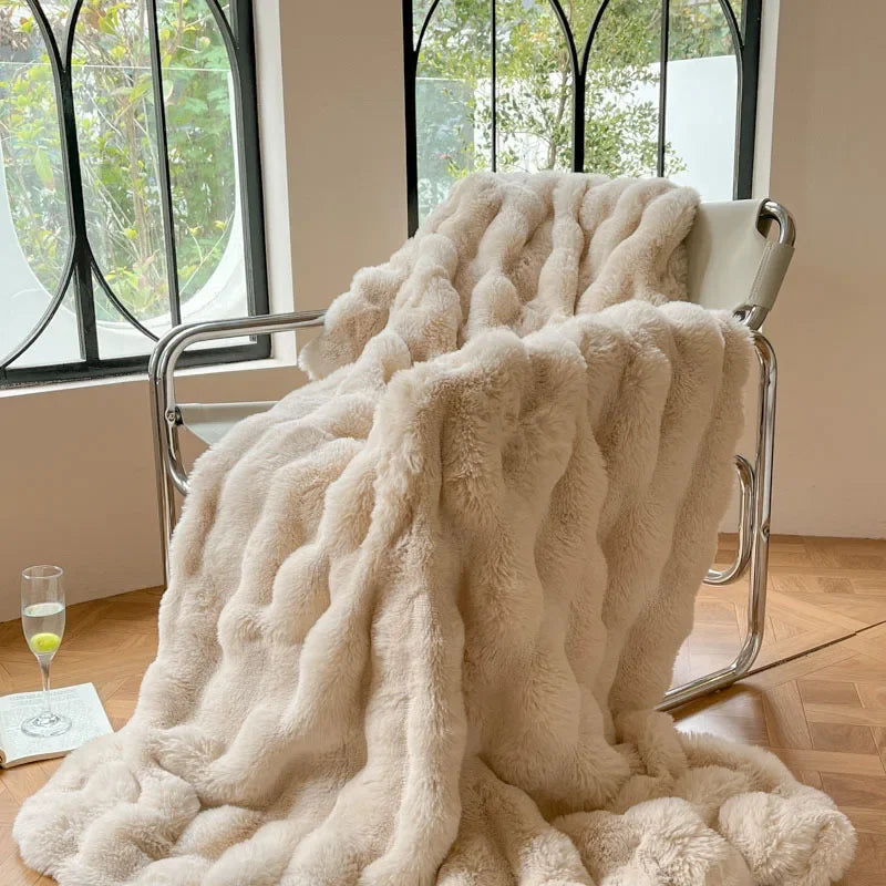 faux-rabbit-fur-throw-blanket-reversible-all-season-cosy-accent-img10.webp