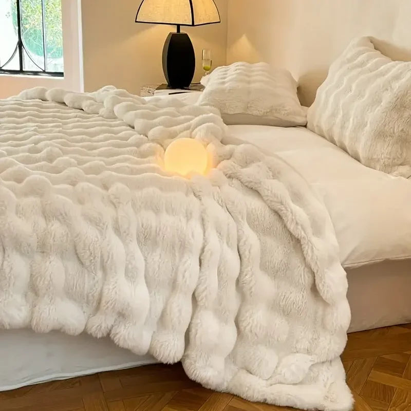 faux-rabbit-fur-throw-blanket-reversible-all-season-cosy-accent-img3.webp