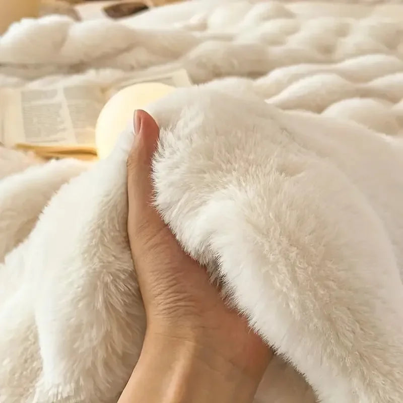 faux-rabbit-fur-throw-blanket-reversible-all-season-cosy-accent-img4.webp