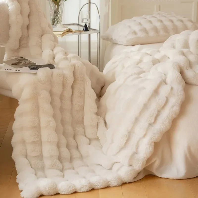 faux-rabbit-fur-throw-blanket-reversible-all-season-cosy-accent-img5.webp