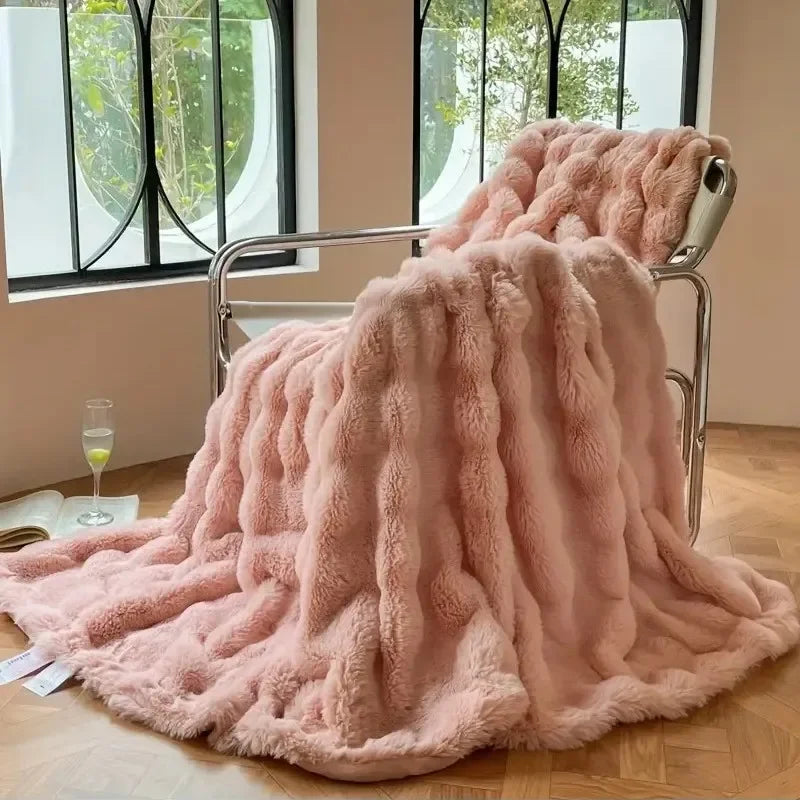 faux-rabbit-fur-throw-blanket-reversible-all-season-cosy-accent-img8.webp