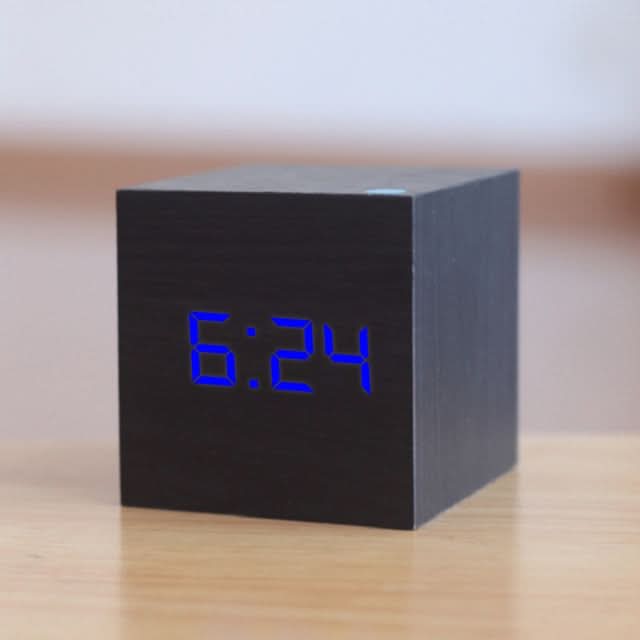 minimalist-led-cube-alarm-clock-with-auto-night-mode-img3.jpg