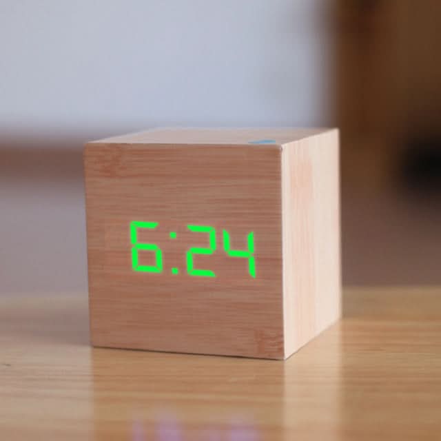 minimalist-led-cube-alarm-clock-with-auto-night-mode-img7.jpg