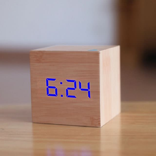 minimalist-led-cube-alarm-clock-with-auto-night-mode-img8.jpg