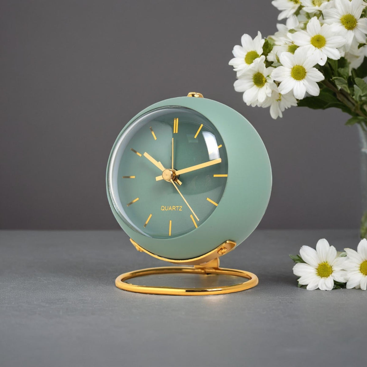 modern-electronic-metal-table-clock-with-elegant-glow-img1.jpg