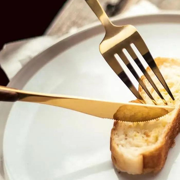 naturacut-premium-stainless-steel-cutlery-with-wood-accent-img5.jpg
