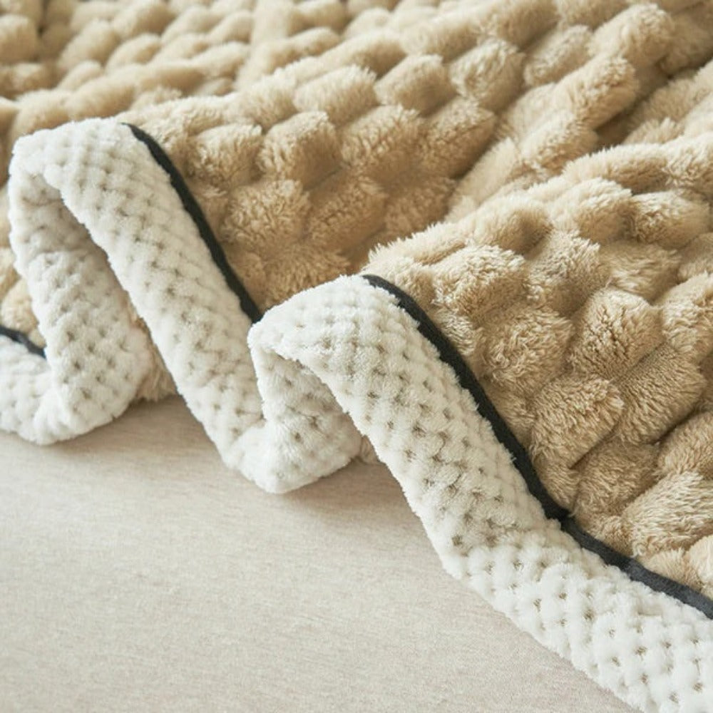 plush-bubble-throw-blanket-cloud-soft-year-round-comfort-img14.jpg