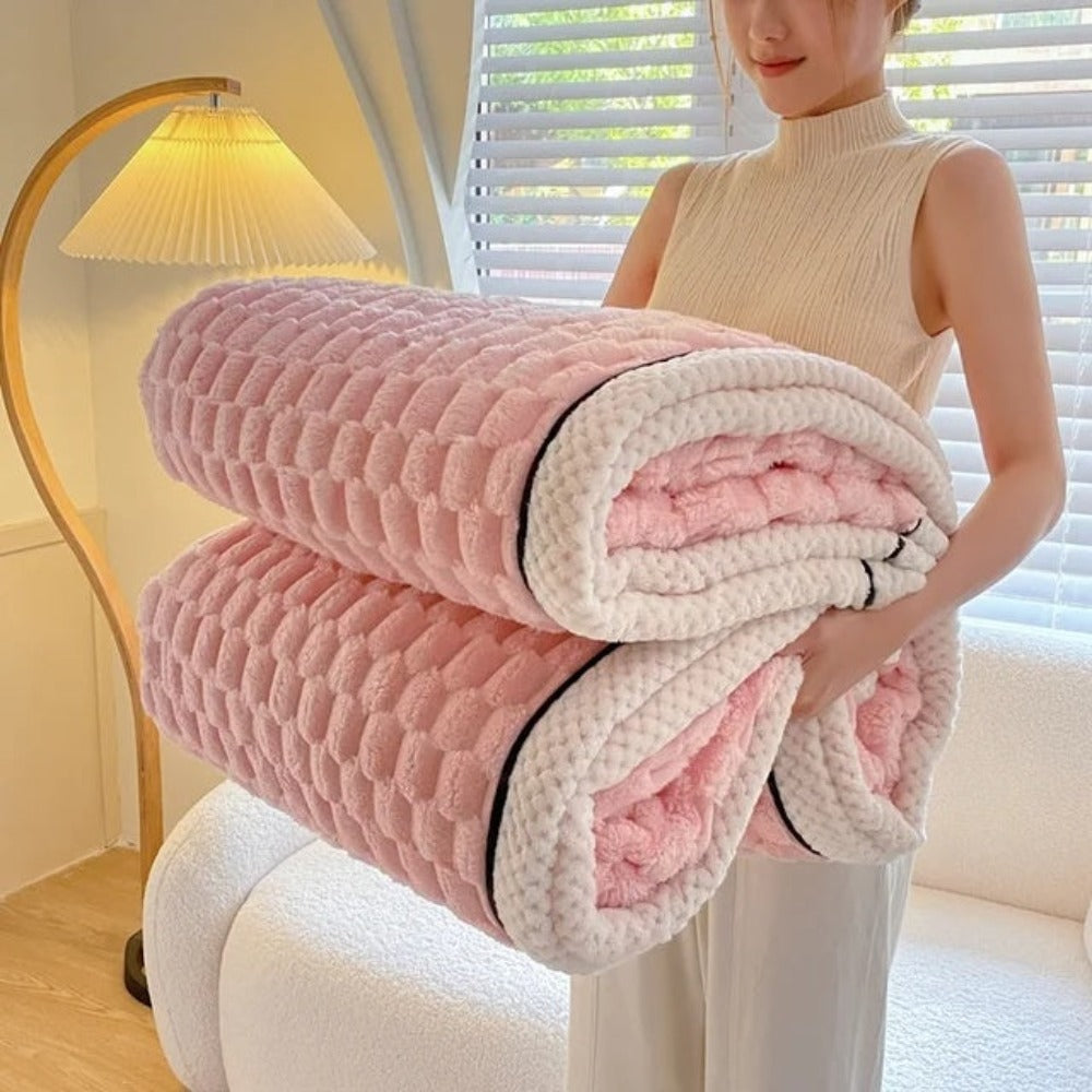 plush-bubble-throw-blanket-cloud-soft-year-round-comfort-img15.jpg