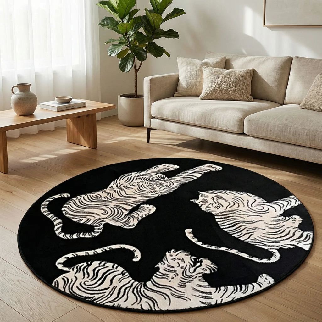 plush-round-rug-with-bold-tiger-stripe-pattern-img1.webp