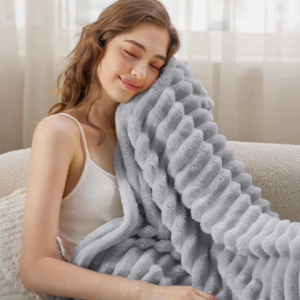 plush-textured-throw-blanket-oversized-soft-breathable-cozy-img5.jpg