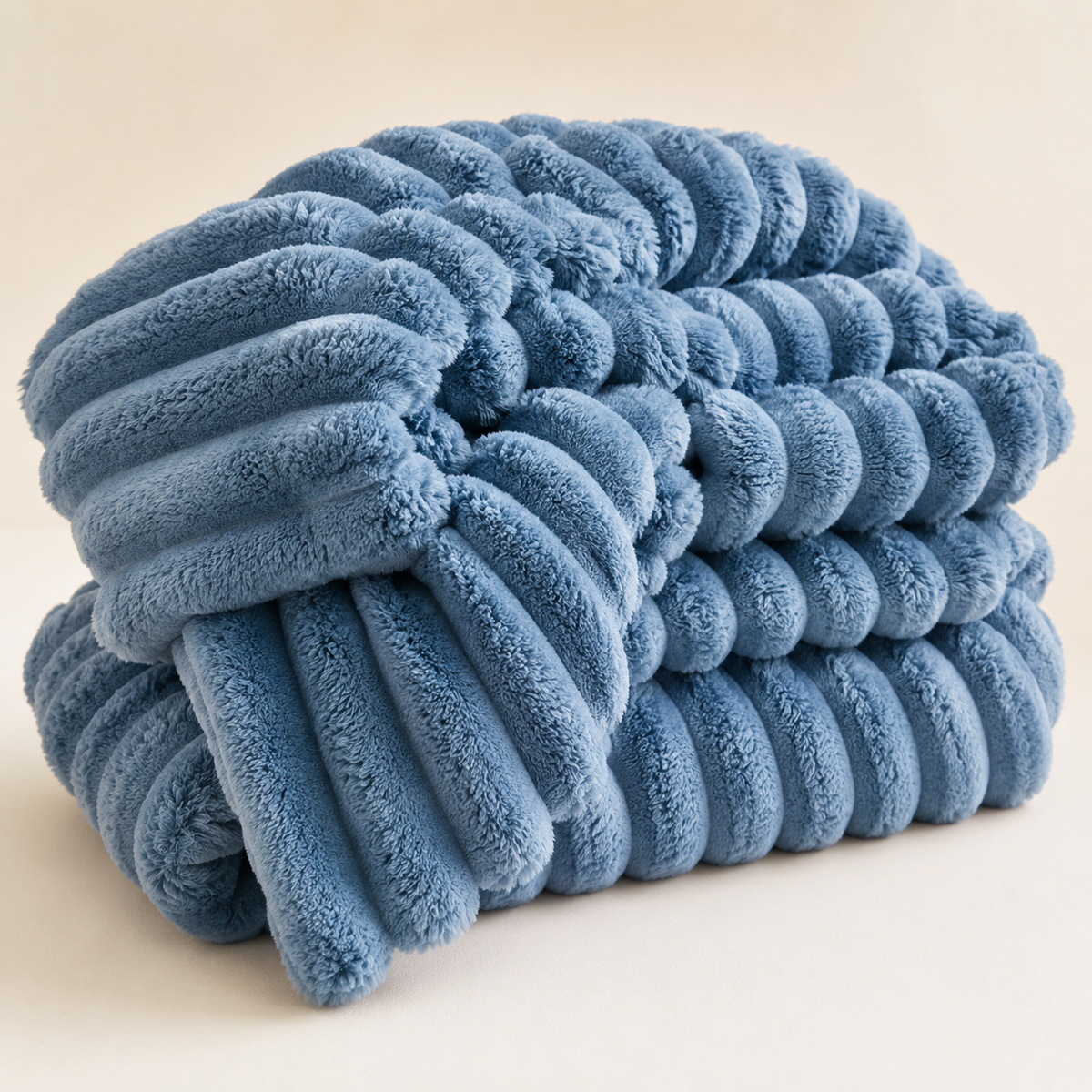 plush-throw-blanket-ultra-soft-cozy-all-season-comfort-img4.png