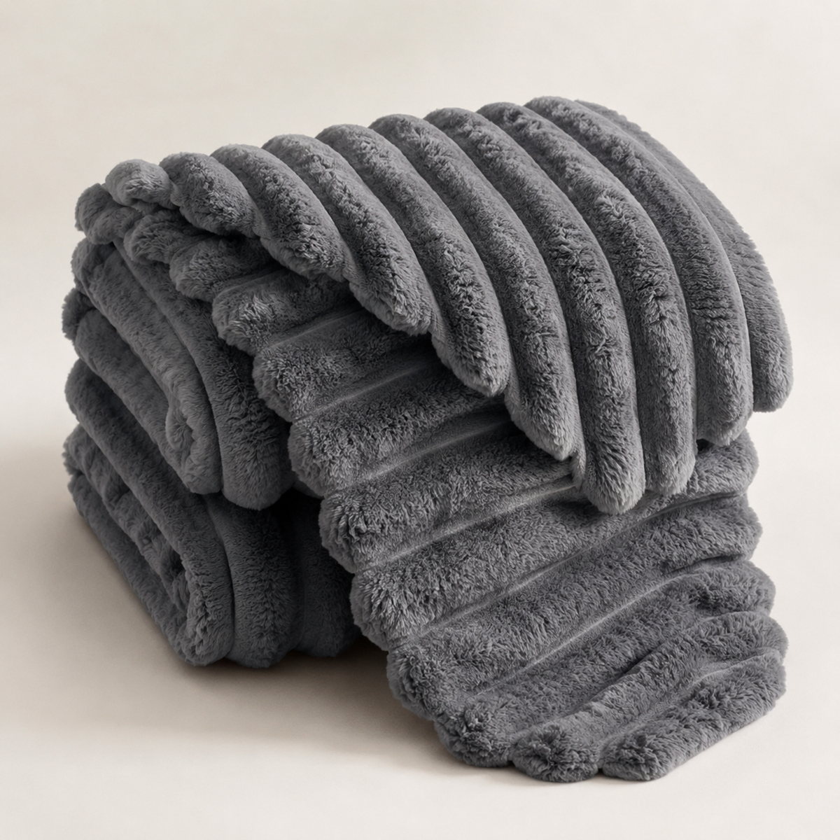 plush-throw-blanket-ultra-soft-cozy-all-season-comfort-img6.png