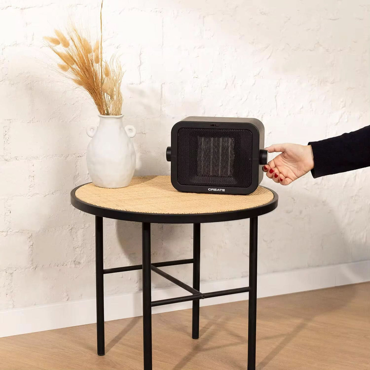 portable-ceramic-space-heater-with-overheat-protection-1500w-img1.jpg