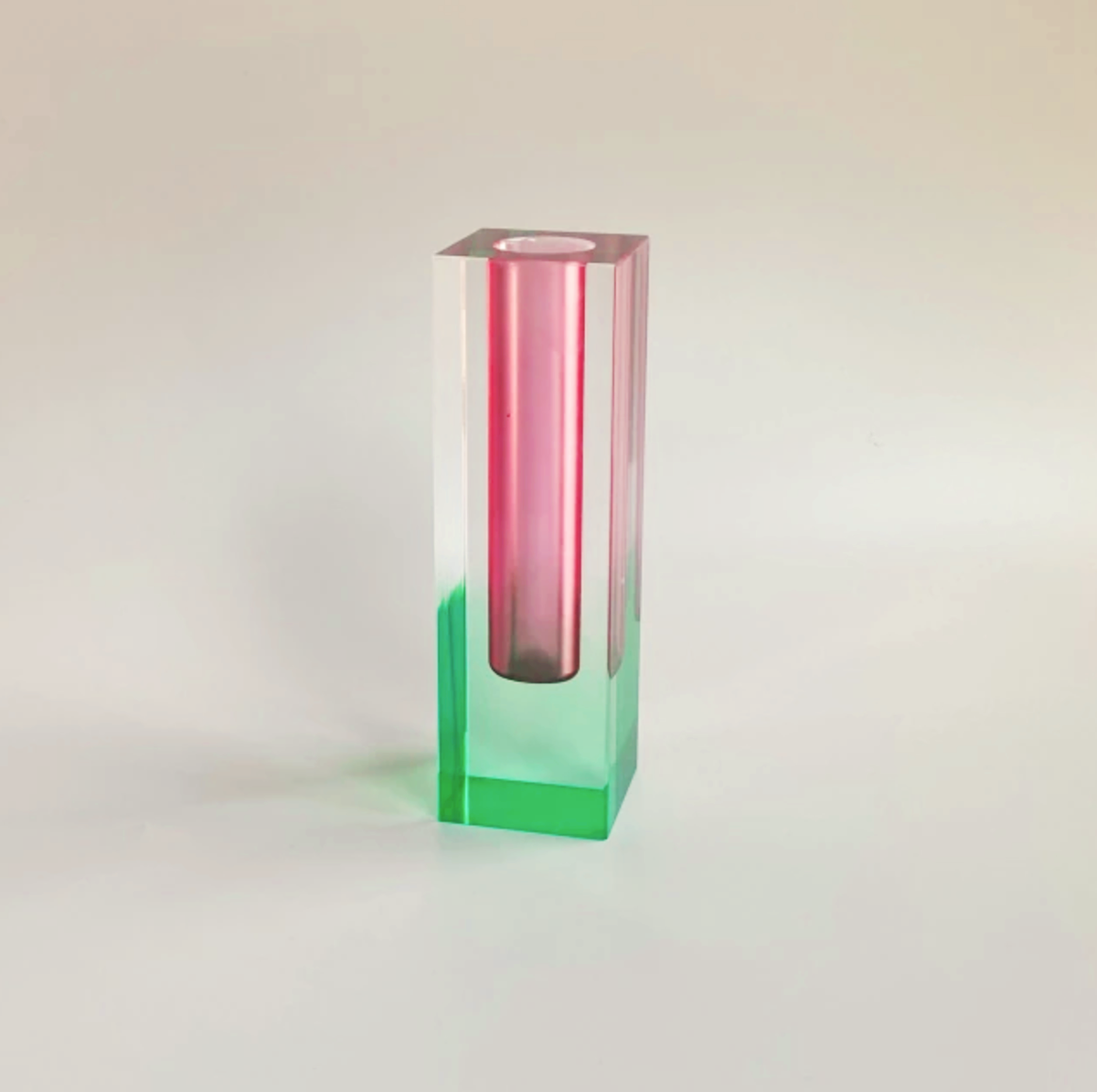 prismatic-acrylic-vase-organizer-with-rainbow-light-effect-img13.png
