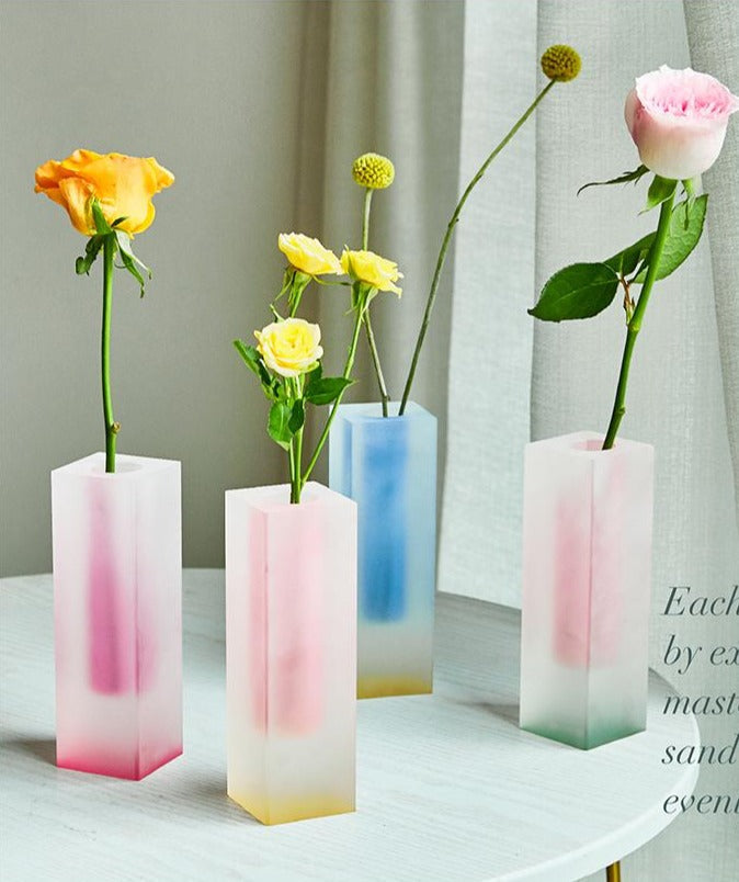 prismatic-acrylic-vase-organizer-with-rainbow-light-effect-img21.jpg