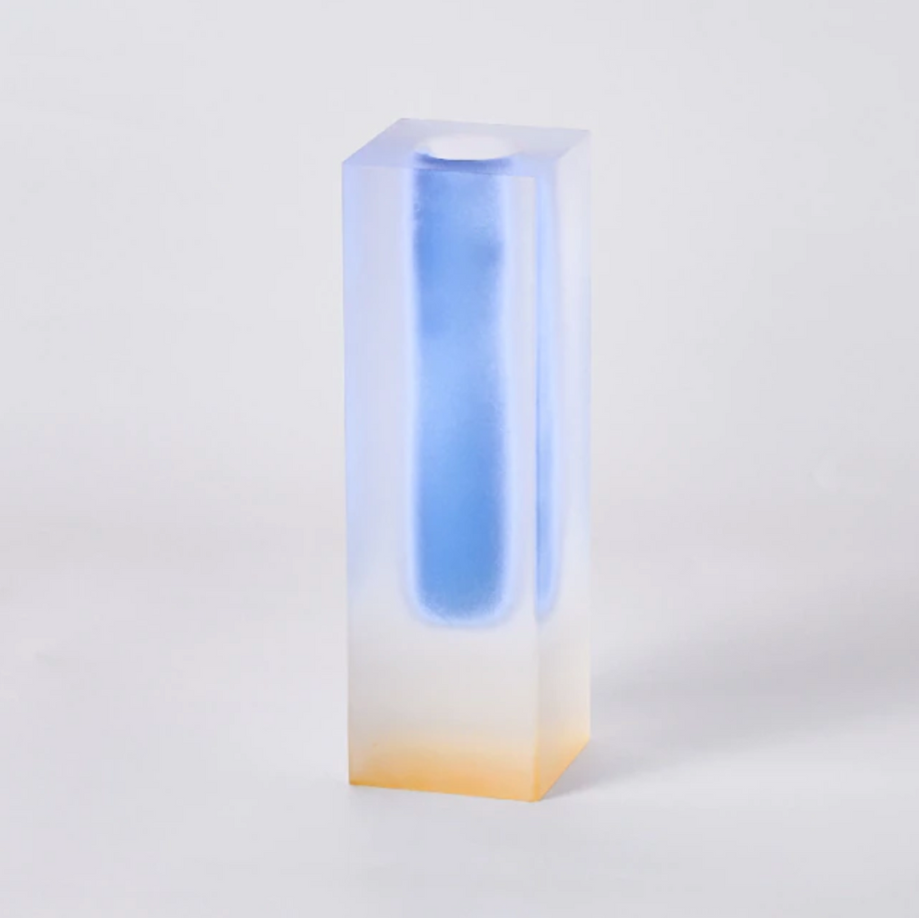prismatic-acrylic-vase-organizer-with-rainbow-light-effect-img25.png