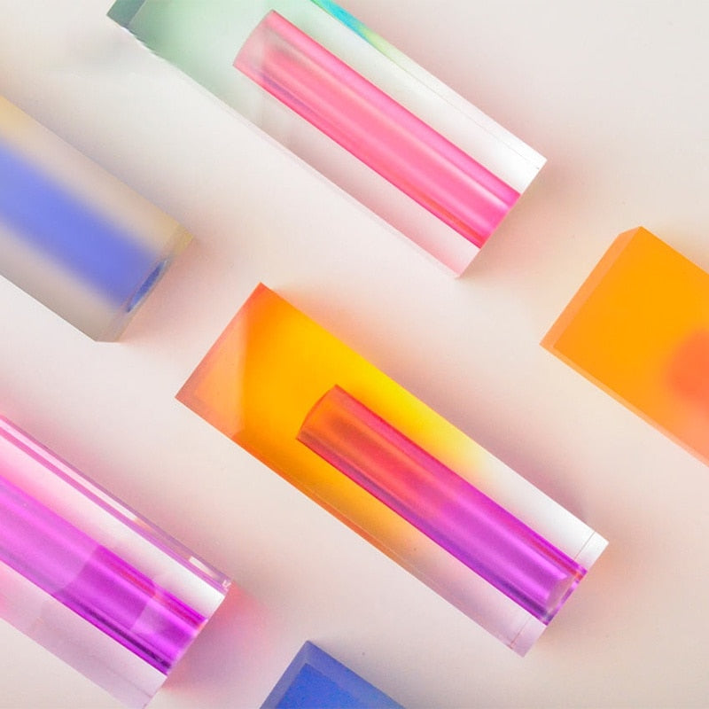 prismatic-acrylic-vase-organizer-with-rainbow-light-effect-img3.jpg