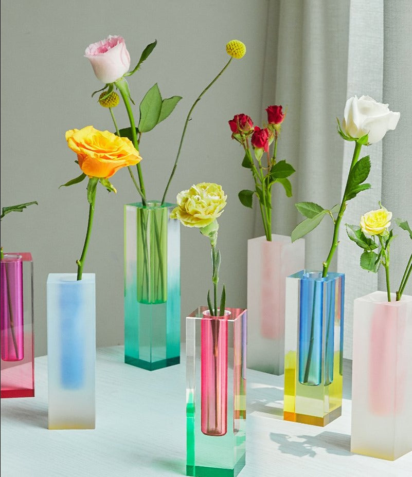 prismatic-acrylic-vase-organizer-with-rainbow-light-effect-img4.jpg