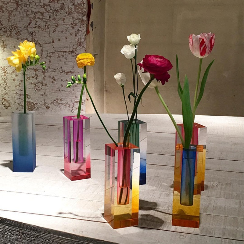prismatic-acrylic-vase-organizer-with-rainbow-light-effect-img5.jpg
