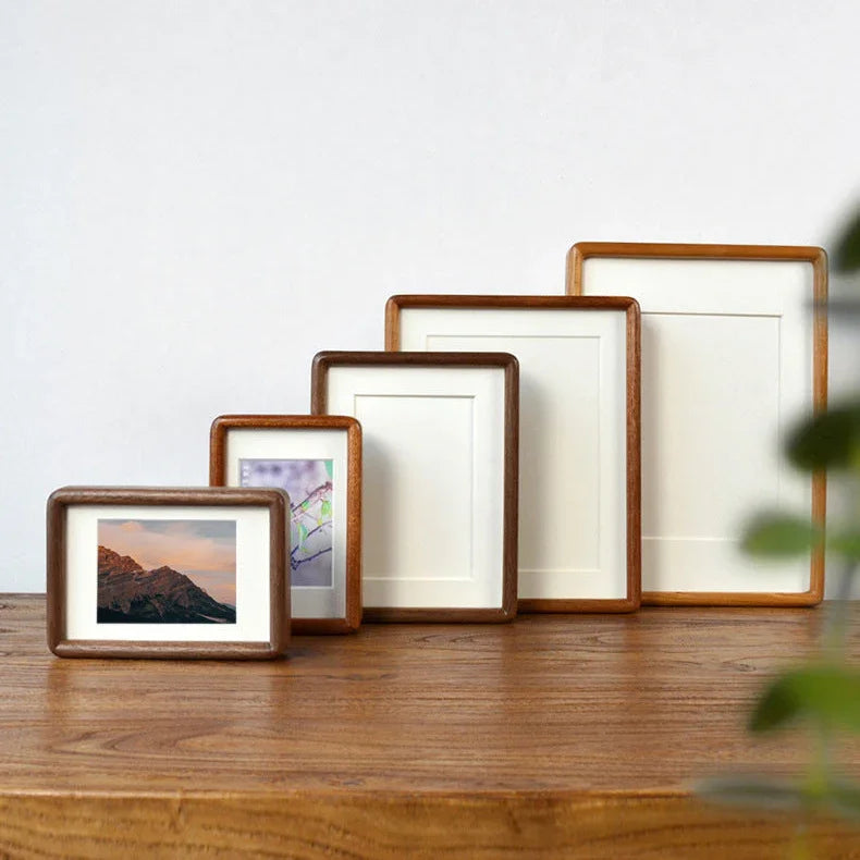 solid-hardwood-photo-frame-with-cream-passe-partout-img1.jpg