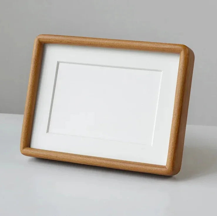 solid-hardwood-photo-frame-with-cream-passe-partout-img4.jpg
