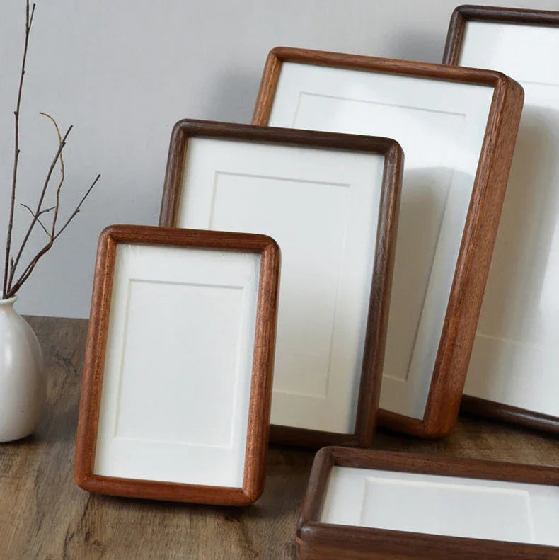 solid-hardwood-photo-frame-with-cream-passe-partout-img5.jpg