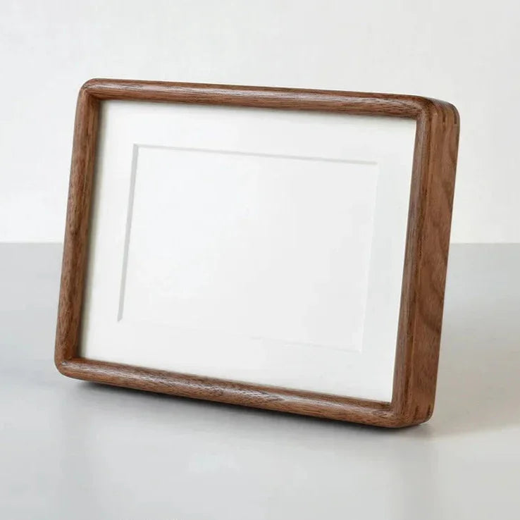 solid-hardwood-photo-frame-with-cream-passe-partout-img6.jpg