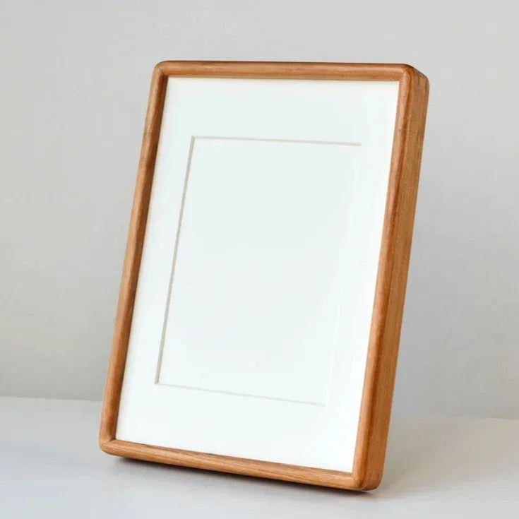 solid-hardwood-photo-frame-with-cream-passe-partout-img9.jpg