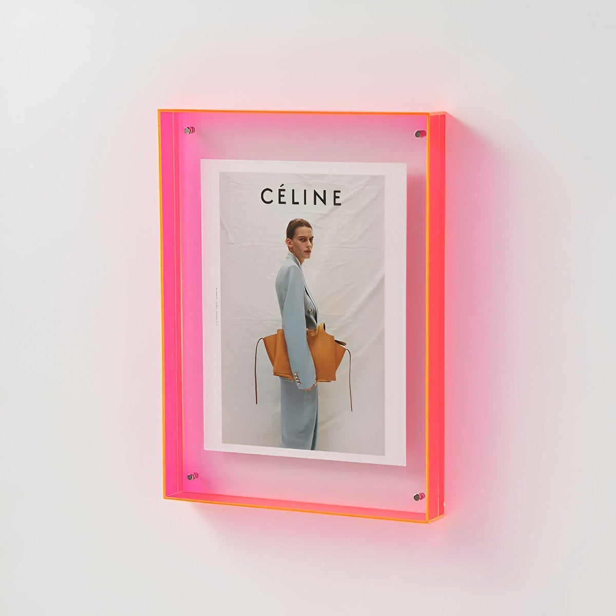 transparent-acrylic-photo-frame-with-sculptural-minimalism-img5.jpg